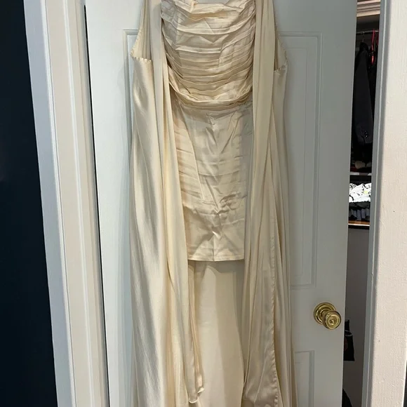 X revolve Bardot mini dress set with cape size xs ivory. - Picture 3 of 4